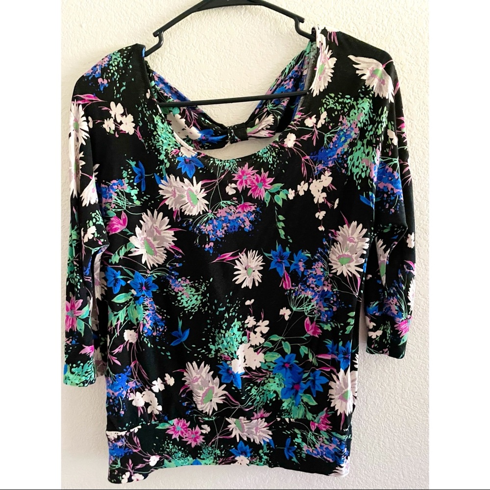 🌸3/$25🌸 LC Lauren Conrad Floral Top